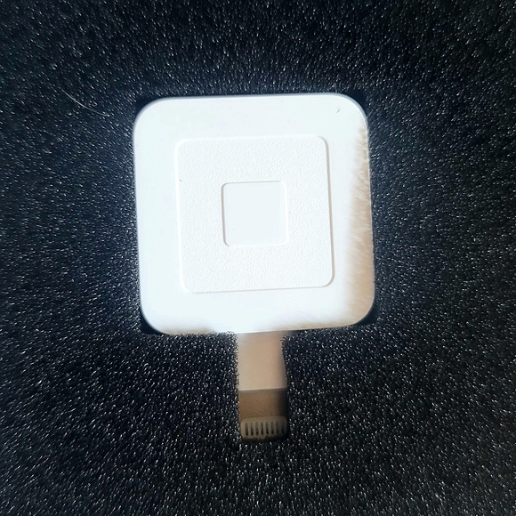 Square Reader for Magstripe (Lightning Connector) - Picture 4 of 6